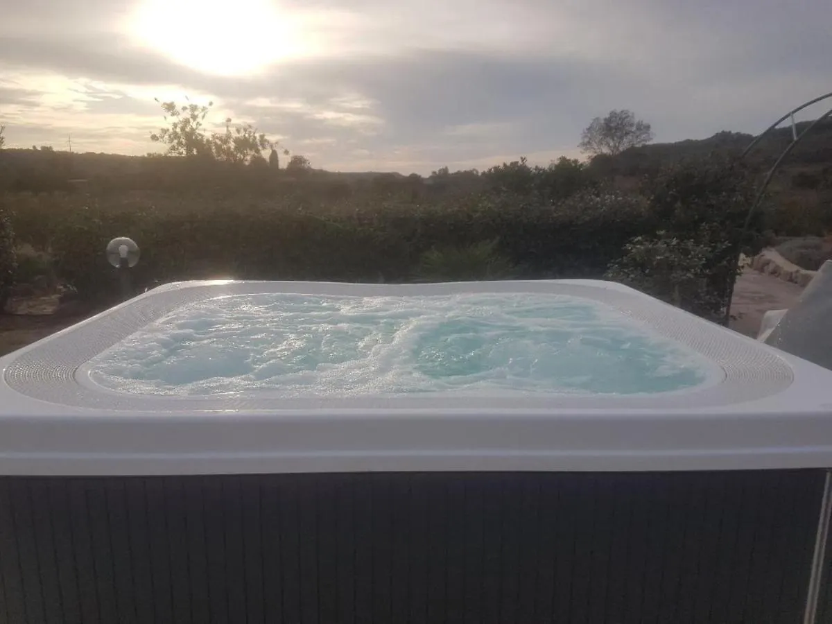 Villa In Campagna Con Piscina Privata Uri 0*,